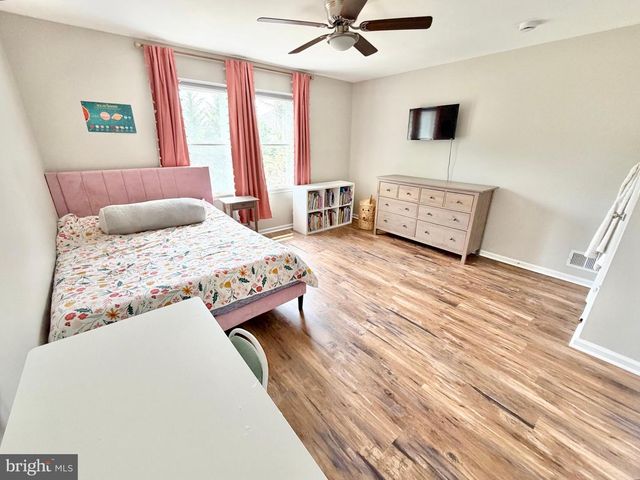 12 MILLINGTON CT, Columbus, NJ 08022