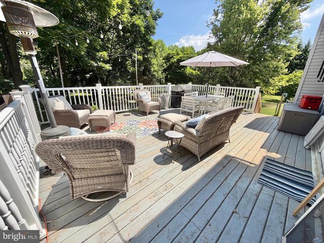 12 MILLINGTON CT, Columbus, NJ 08022