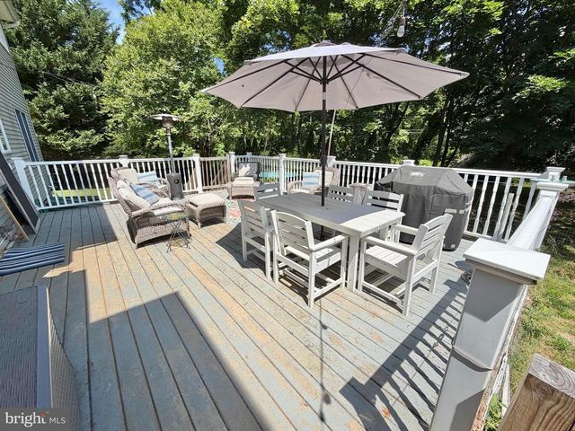 12 MILLINGTON CT, Columbus, NJ 08022