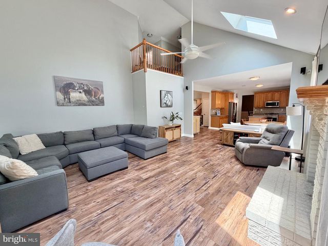 12 MILLINGTON CT, Columbus, NJ 08022