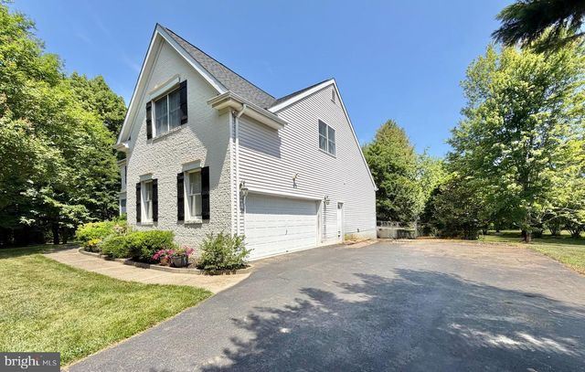 12 MILLINGTON CT, Columbus, NJ 08022