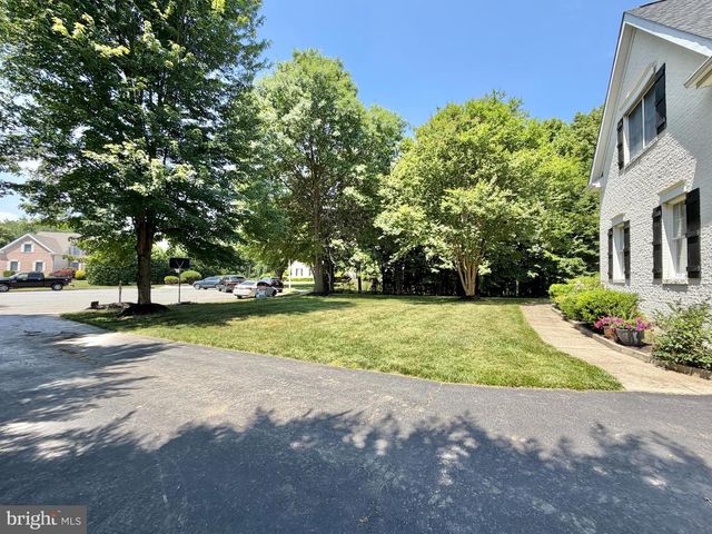12 MILLINGTON CT, Columbus, NJ 08022