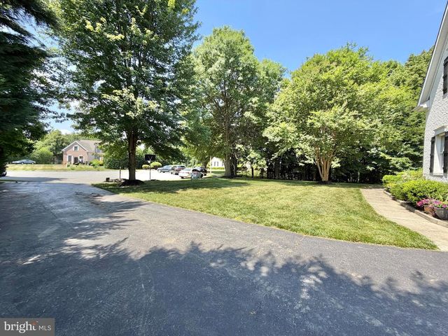 12 MILLINGTON CT, Columbus, NJ 08022