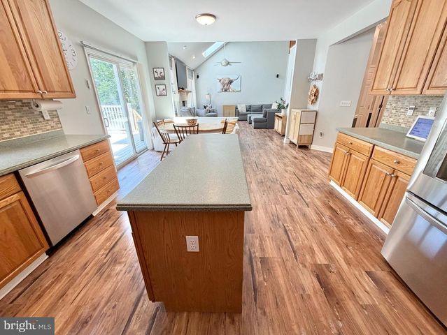 12 MILLINGTON CT, Columbus, NJ 08022