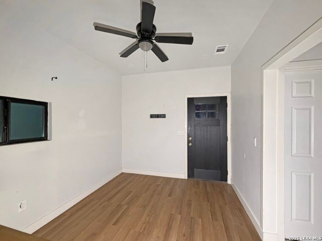 510 E LOCUST ST, San Antonio, TX 78212