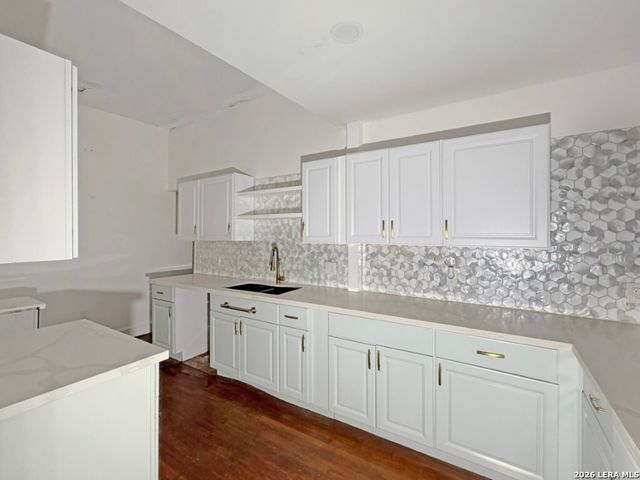 510 E LOCUST ST, San Antonio, TX 78212