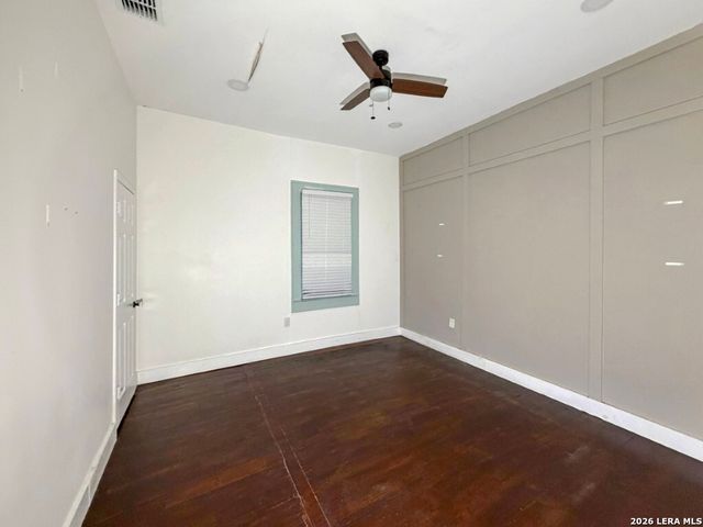 510 E LOCUST ST, San Antonio, TX 78212