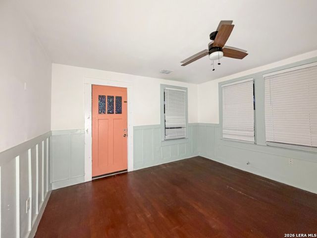 510 E LOCUST ST, San Antonio, TX 78212