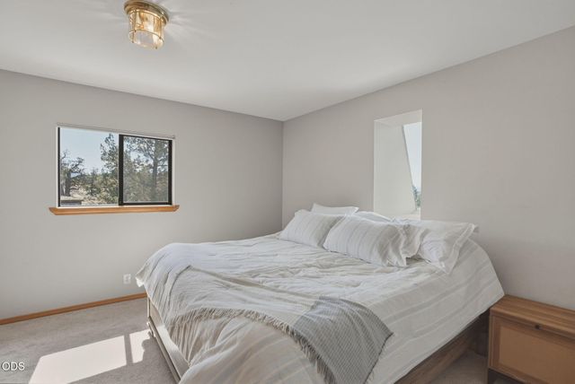 65238 85th Place, Bend, OR 97703