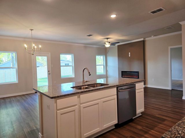 324 Erica Way, Lindale, TX 75771