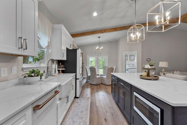 1999 N 95 A, Cantonment, FL 32533