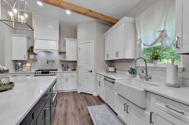 1999 N 95 A, Cantonment, FL 32533