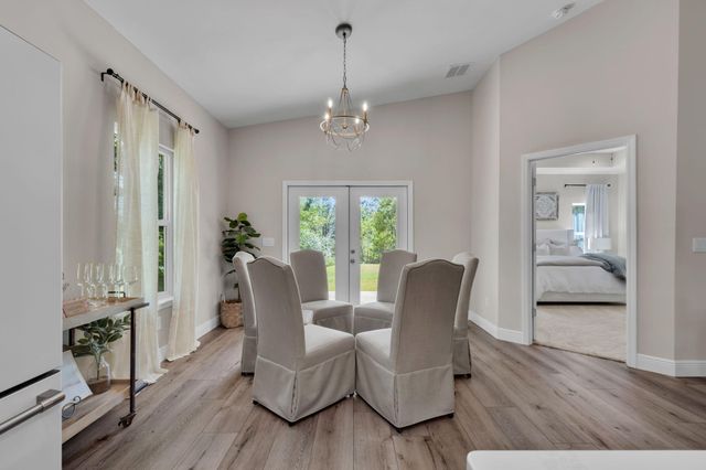 1999 N 95 A, Cantonment, FL 32533