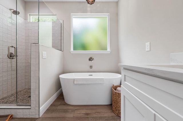 1999 N 95 A, Cantonment, FL 32533