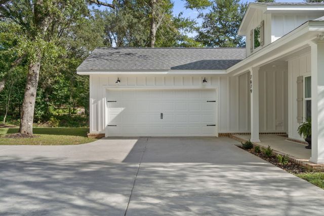 1999 N 95 A, Cantonment, FL 32533