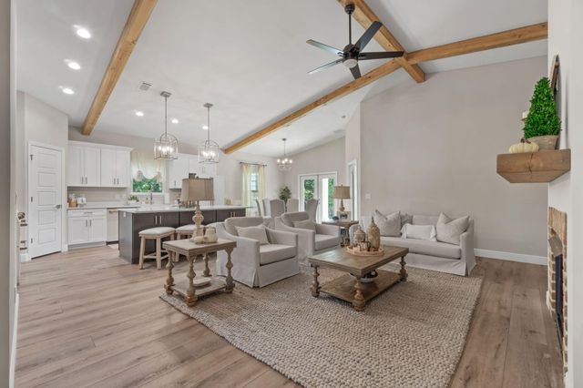 1999 N 95 A, Cantonment, FL 32533