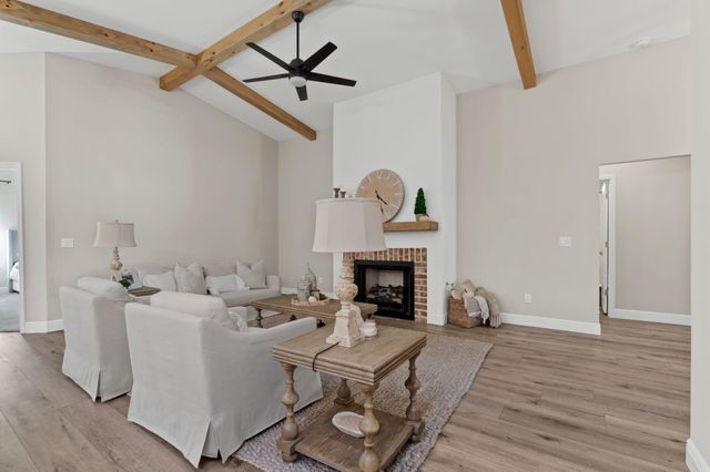 1999 N 95 A, Cantonment, FL 32533