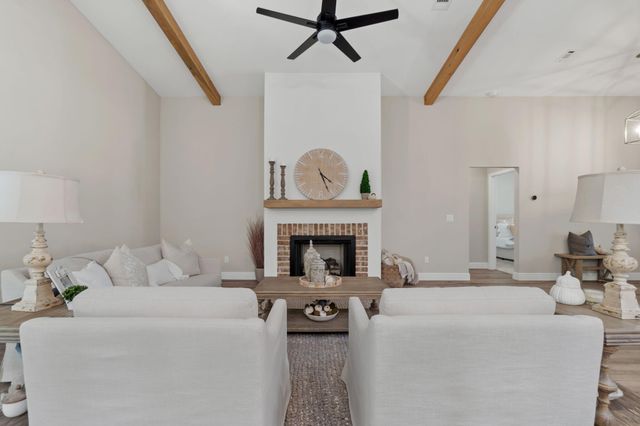 1999 N 95 A, Cantonment, FL 32533