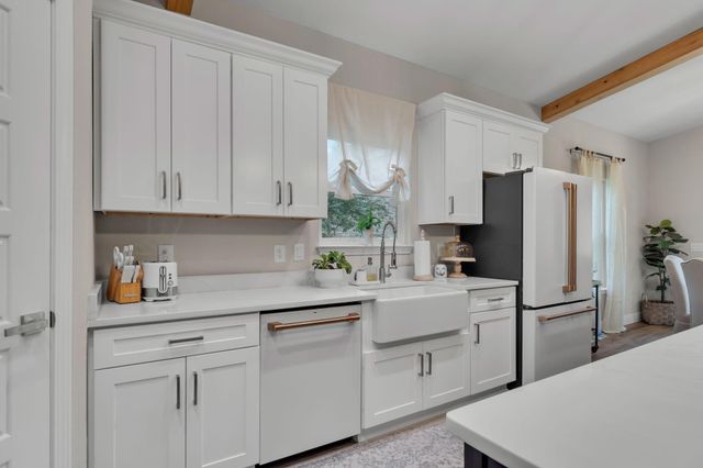 1999 N 95 A, Cantonment, FL 32533