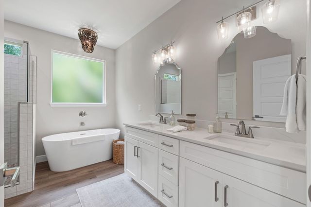 1999 N 95 A, Cantonment, FL 32533