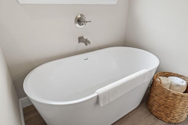 1999 N 95 A, Cantonment, FL 32533