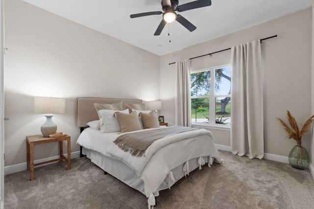 1999 N 95 A, Cantonment, FL 32533