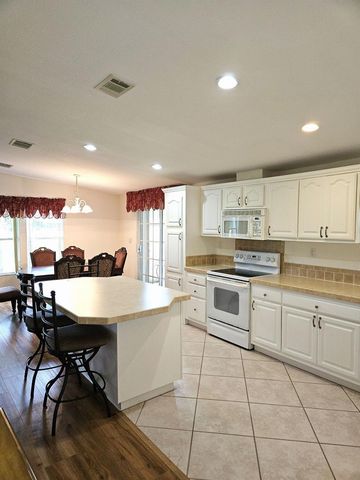 3229 Scarlet Tanager Court, Port St. Lucie, FL 34952
