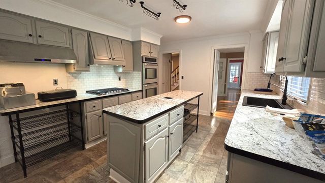 22 S Garfield Avenue, Janesville, WI 53545
