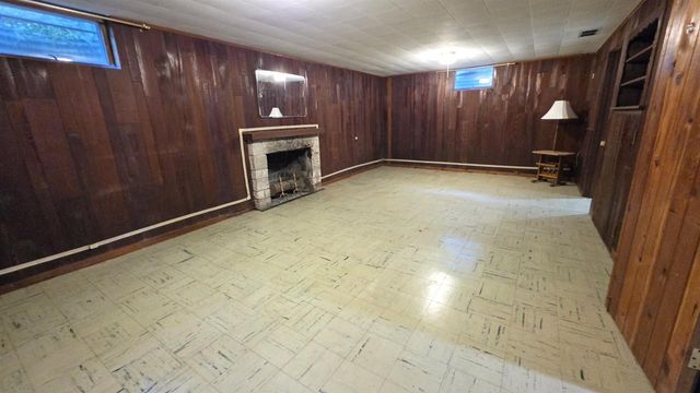 22 S Garfield Avenue, Janesville, WI 53545