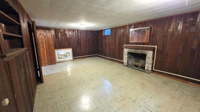 22 S Garfield Avenue, Janesville, WI 53545