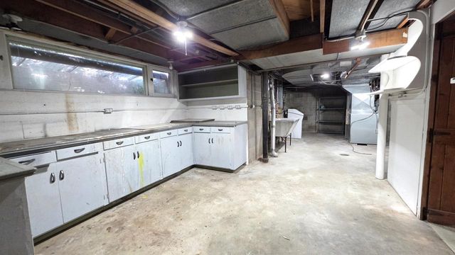 22 S Garfield Avenue, Janesville, WI 53545