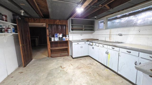 22 S Garfield Avenue, Janesville, WI 53545