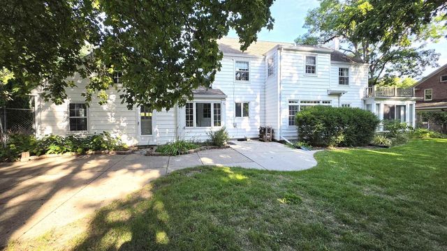22 S Garfield Avenue, Janesville, WI 53545