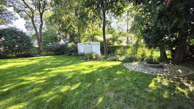 22 S Garfield Avenue, Janesville, WI 53545