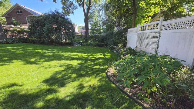 22 S Garfield Avenue, Janesville, WI 53545