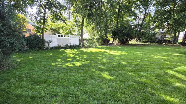 22 S Garfield Avenue, Janesville, WI 53545