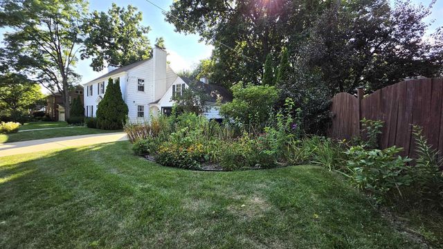 22 S Garfield Avenue, Janesville, WI 53545