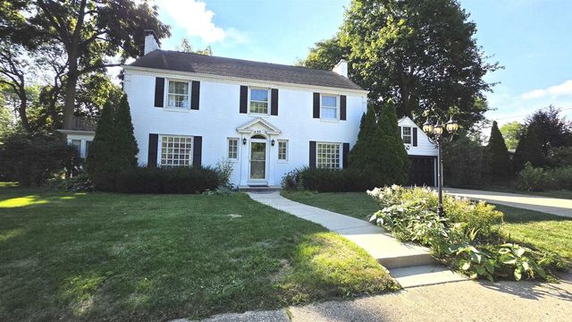 22 S Garfield Avenue, Janesville, WI 53545