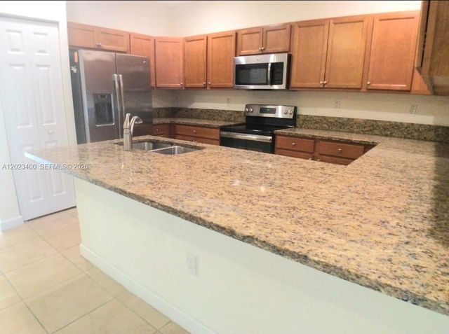 9261 W 33rd Way, Hialeah, FL 33018
