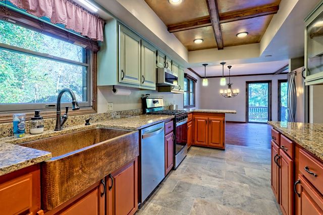206 Peckerwood Road, Hayesville, NC 28904