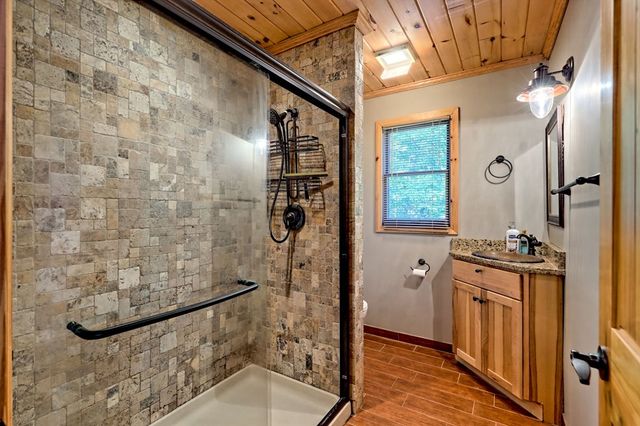 206 Peckerwood Road, Hayesville, NC 28904