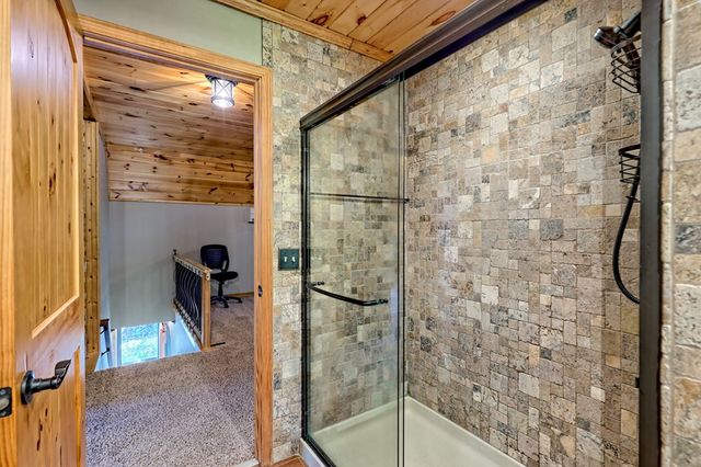 206 Peckerwood Road, Hayesville, NC 28904