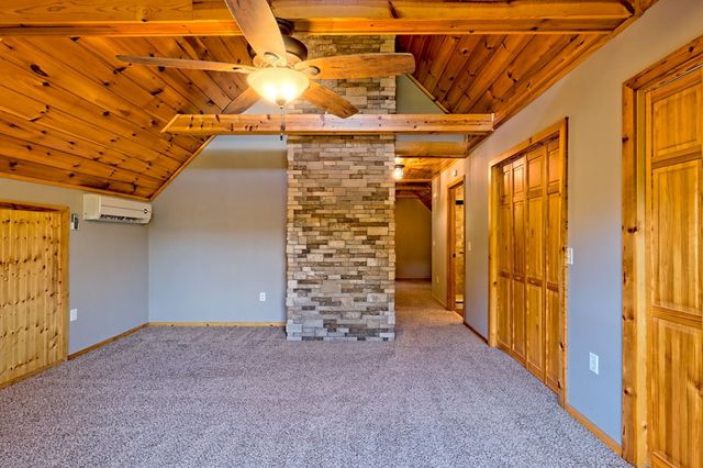 206 Peckerwood Road, Hayesville, NC 28904