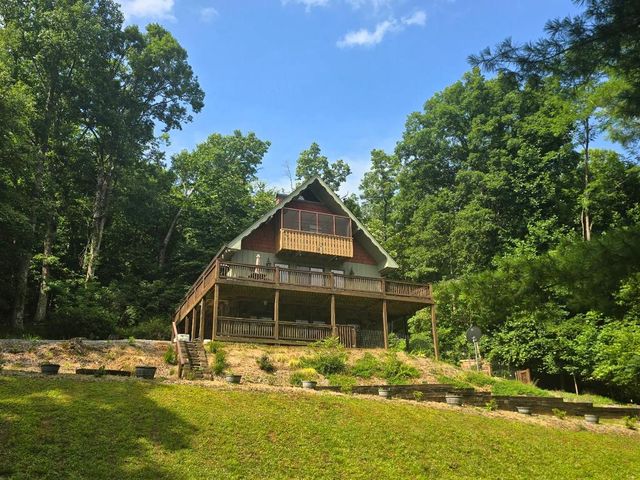 206 Peckerwood Road, Hayesville, NC 28904