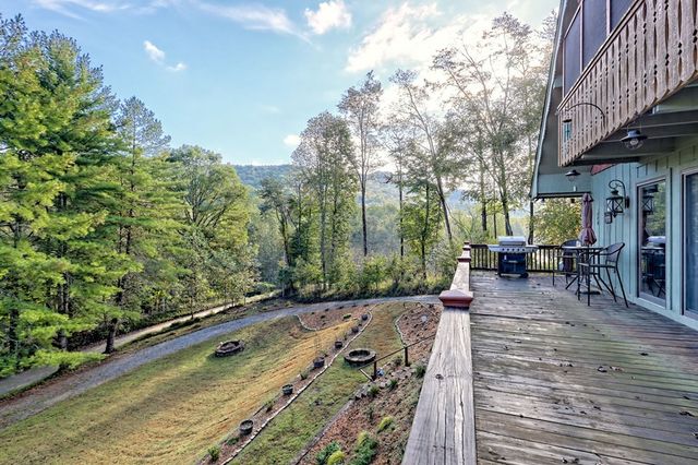 206 Peckerwood Road, Hayesville, NC 28904
