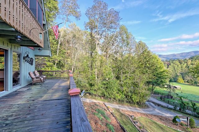 206 Peckerwood Road, Hayesville, NC 28904