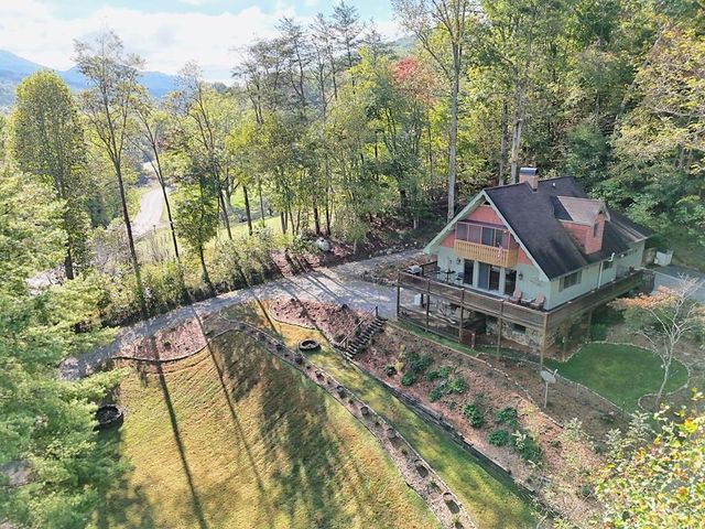 206 Peckerwood Road, Hayesville, NC 28904