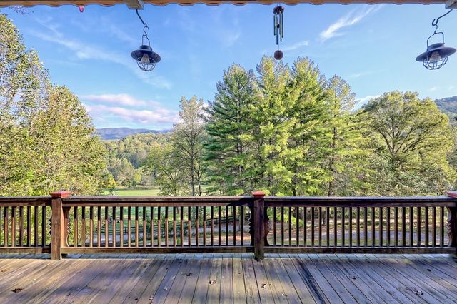 206 Peckerwood Road, Hayesville, NC 28904