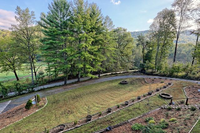 206 Peckerwood Road, Hayesville, NC 28904