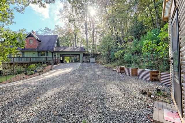 206 Peckerwood Road, Hayesville, NC 28904